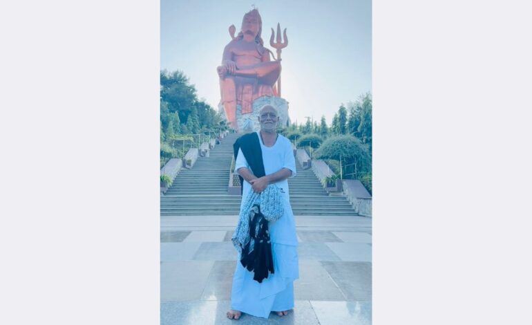 Morari Bapu visits world’s tallest 369 feet Shiva statue in Nathdwara
