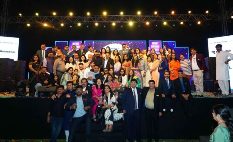 Rotary Club of Ahmedabad Supreme hosts Sairam Dave’s show to support a noble cause