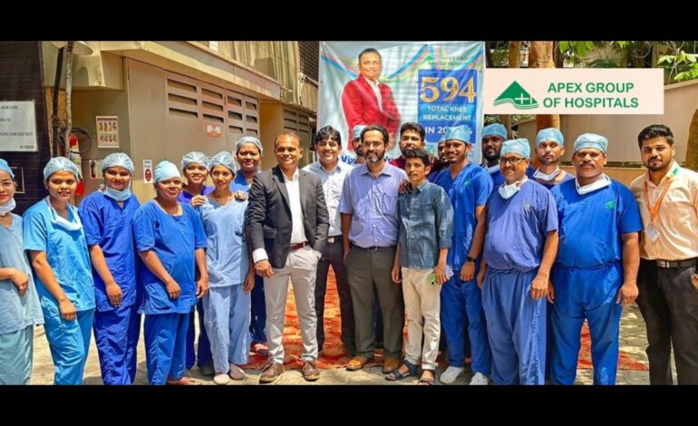 Mumbai doctor performs record 594 Robotic Knee Replacement Surgeries in one year