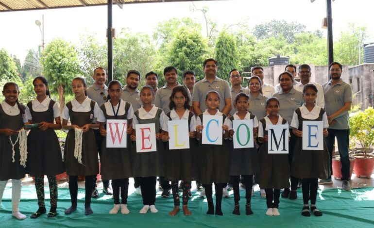 Accelleron Partners with Yuva Unstoppable setup STEM Labs and Smart Classroom in Government Schools