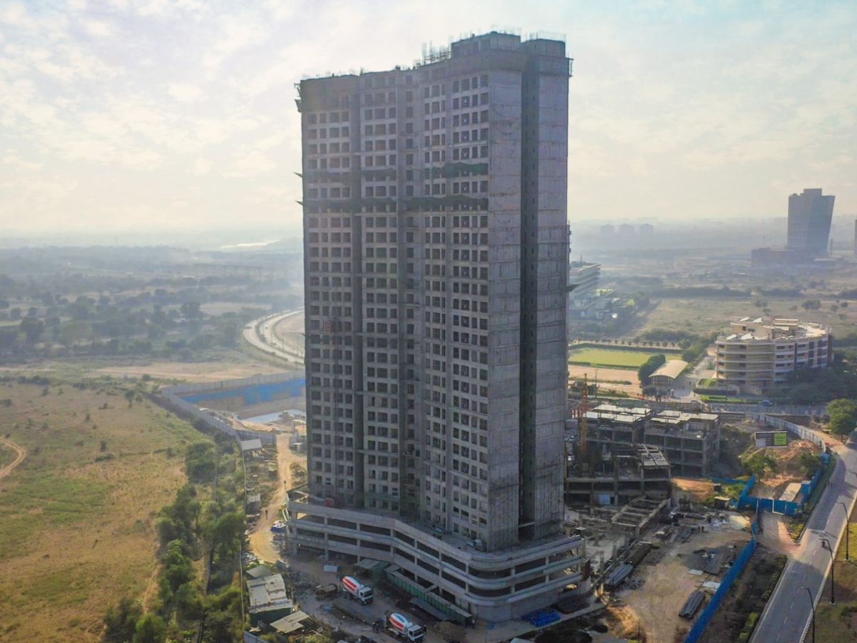 Hindustan Infrastructure Solution Empowers Gujarat’s Skyline with State-of-the-Art Concrete Pump for SOBHA Dream Heights