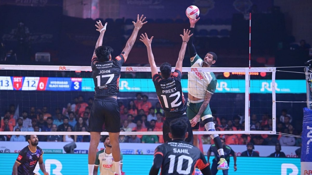 PVL 2025: Season 4 (Match 28 ) Hyderabad Black Hawks snap Bengaluru Torpedoes’ unbeaten streak in a thrilling five-set showdown