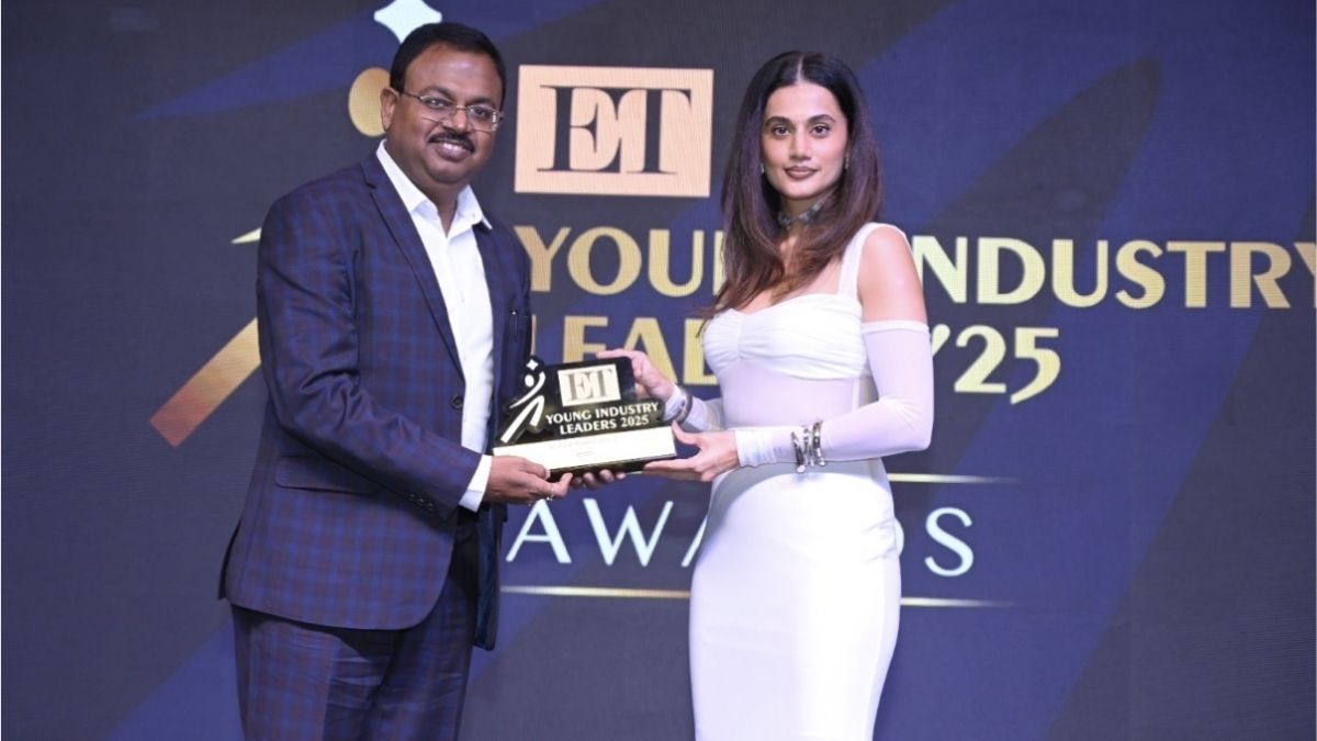 Dr. Rajib Mukhapadhyay Receives ET Young Industry Leaders 2025 Award from Taapsee Pannu for Skill Development through Le Rythme